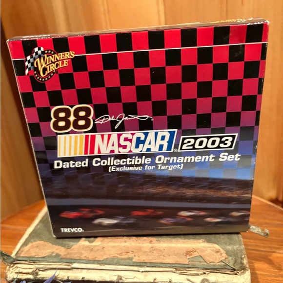 2003 NASCAR Dale Jarrett #88
Christmas Ornament Set UPS LOGO - Picture 2 of 6